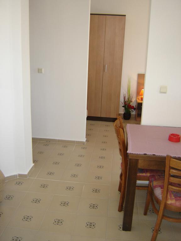 Apartment Viva Slăntjev Brjag Rum bild